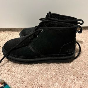 Ugg womens nuemel boots black. New